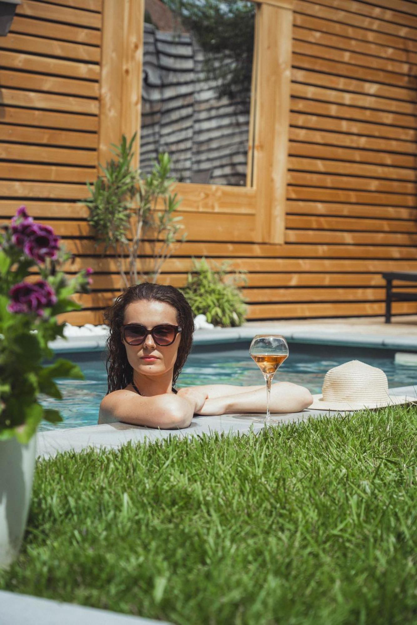 La Domitia - Maison D'Hotes, Massages & Bien-Etre Montbazin Экстерьер фото